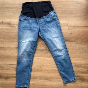 Women's Medium Wash Maternity Jeans